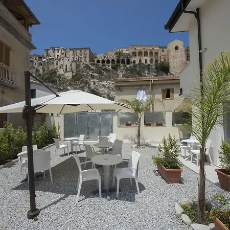 Residenza Porta Romana Πανσιόν 4*