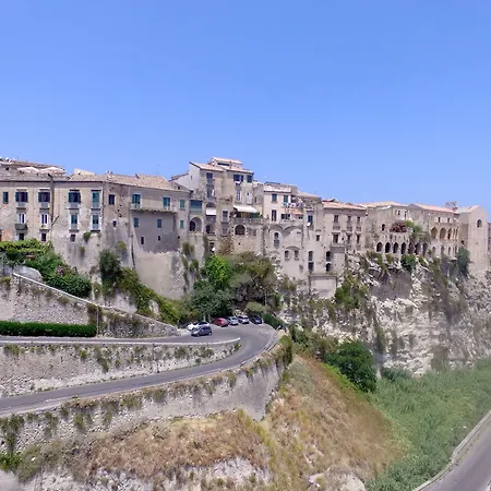 Residenza Porta Romana 게스트하우스 트로페아